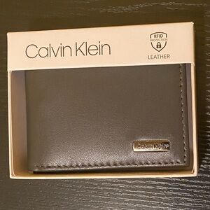 Calvin Klein Men's Bifold Black
Leather Wallet *Brand New In Box*
